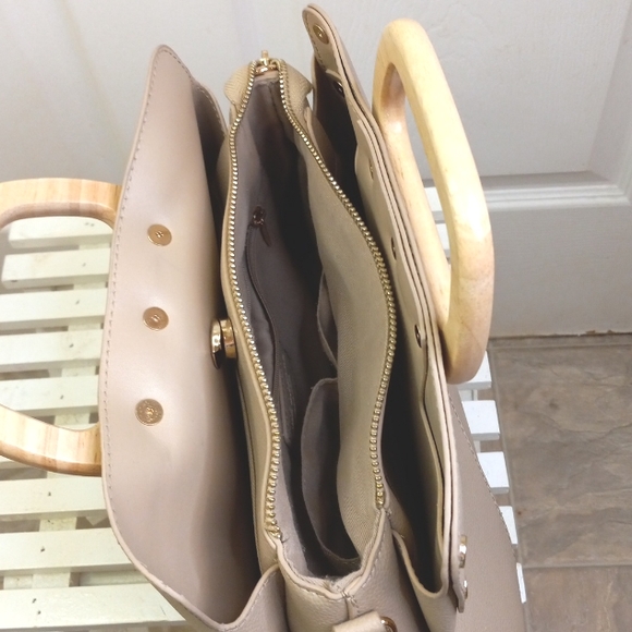 VEGAN Like Dreams EUC Everywhere Bag PVC Leather Handbag Wooden Handle… - Picture 11 of 13